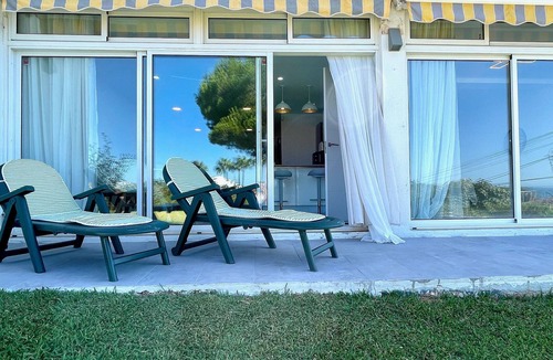 El Faro House | WHITE DREAM Near the Sea 3bed by Solrentspain