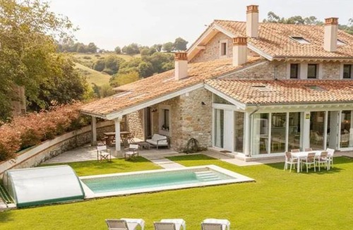 Lamadrid House | Wishome-Bonita cuadra rehabilitada, con piscina y jardín privada