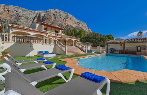 Montgo de Toscamar Villa | Wonderful and comfortable villa in Javea, Costa Blanca, Spain with private pool for 8 persons