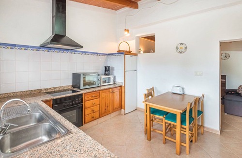 Es Llombards House | Wonderful private villa for 4 people with private pool, A/C, TV, terrace and pets allowed