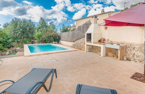 Es Llombards House | Wonderful private villa for 4 people with private pool, A/C, TV, terrace and pets allowed