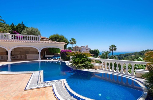 Fanadix Villa | Wonderful private villa for 8 guests with private pool, WIFI, hot tub, A/C, TV and patio