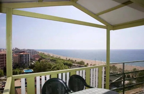 Calella House | ZEcamping 3 étoiles animé 200m plage piscine locatif TV BBQ clim 35m2