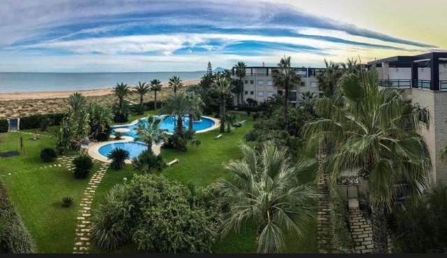 Ático 1ª línea con salida a playa