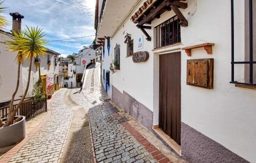 1 Bedroom Cozy Home In Benalaureia