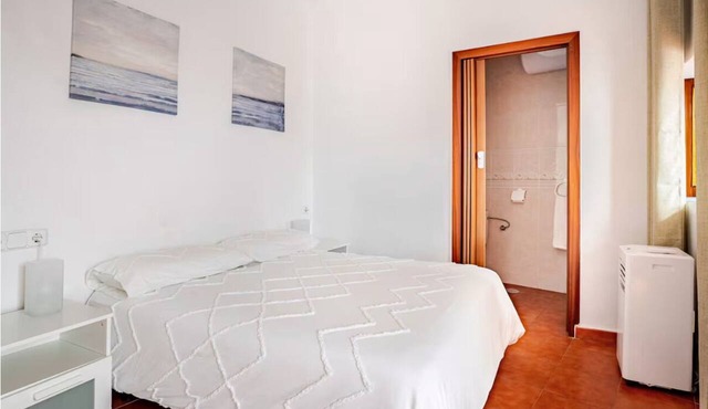 1. Double Room with Private Bathroom in Downtown