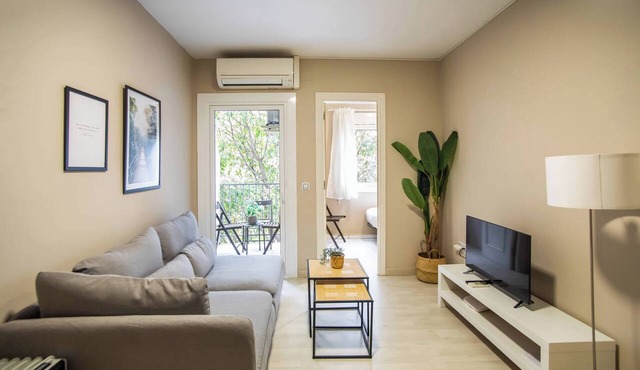 12TOGO1035 - Spacious Apartment near Camp Nou!