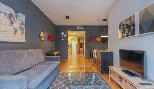 2 bedroom apart with balcony in Eixample