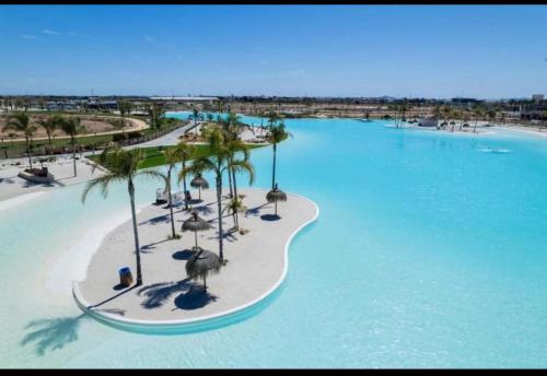 205m2 Villa with Jacuzzi on Santa Rosalia Lake Resort in Las Casicas