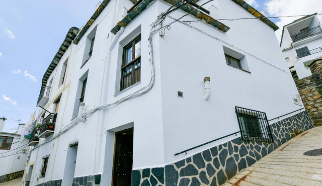 3 bedroom amazing home in Berchules