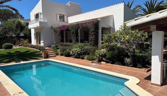 3-Minute Walk to Beach, Stylish 3-Bedroom Villa with Pool, Large Peaceful Garden