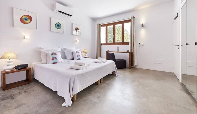 5 min from the beach! House with private pool for 8 people
