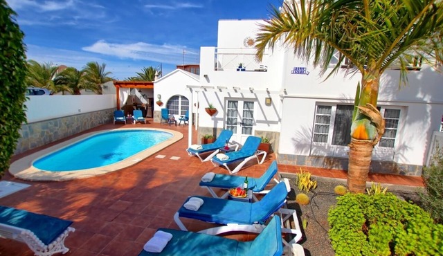 5 Star Villa Destino - Four Bedrooms, 3 bath, electric/solar heated salt pool