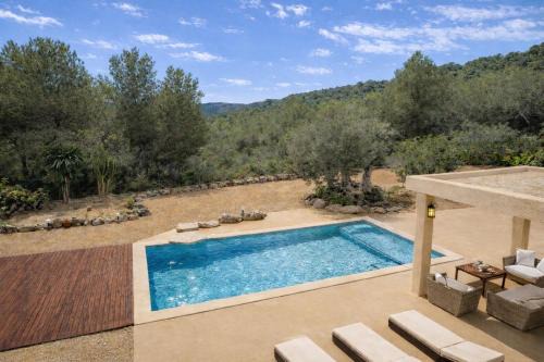 8 Person Ibiza Villa with Private Pool - Walk to Amnesia & UNVRS! - Can Rafa