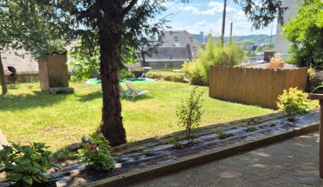 A charming house with a large garden, 3 bedrooms, and an unobstructed view. in Rouen