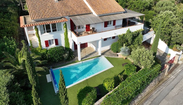 A charming villa just a 5-minute walk from the Calanques de la Cron in Cavalaire in Cavalaire-sur-Mer
