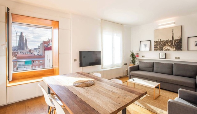 AA4IND1122 - Three Bedroom Apartment, Sleeps 6 in Barcelona