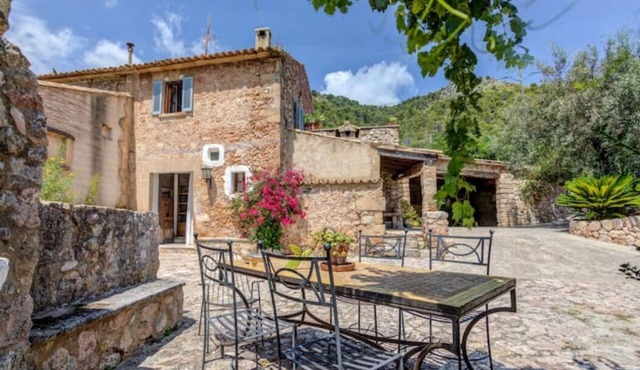 AINA CAN PONTICO Charming villa in Pollença