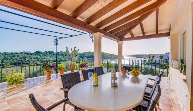“Algueret” near the Sea with Sea View, Shared Pool, Wi-Fi, A/C, Terrace & Garden; Parking Available