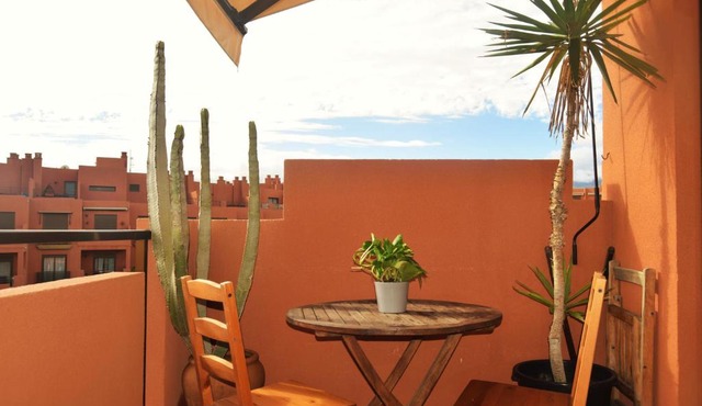 alquilaencanarias El Medano Sotavento A, terrace & pool