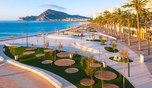 Altea beach, spacious 3 bedroom apartment, sea front