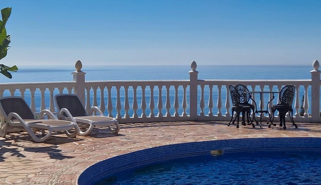 Amazing Villa with panoramic sea views close to the sea