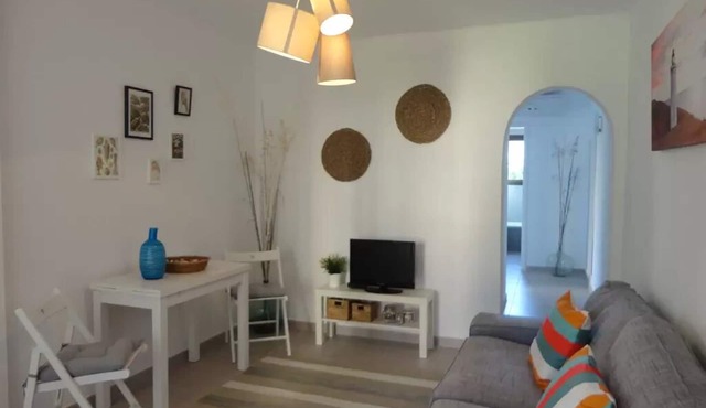 Apartamento Familiar A/C Terraza y Wifi. Cerca de la Playa y del Pueblo