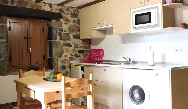 Apartment '2 en El Valle De Soba' with Mountain View, Shared Garden and Wi-Fi in La Barcenilla