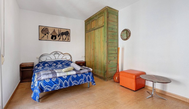 Apartment 'Casacuéntame' with Private Terrace, Wi-Fi and Air Conditioning