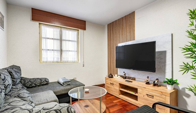 Apartment 'Centro Y Mar En Llanes' with Sea View and Wi-Fi