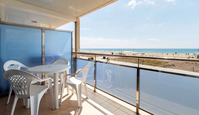 Apartment 'Denis Playa 107' near the beach with sea view, Wi-Fi, balcony and terrace.