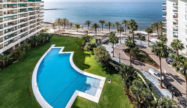 Apartment 'Edificio Caesar Imperator' with Sea View, Pool, Wi-Fi & Garden
