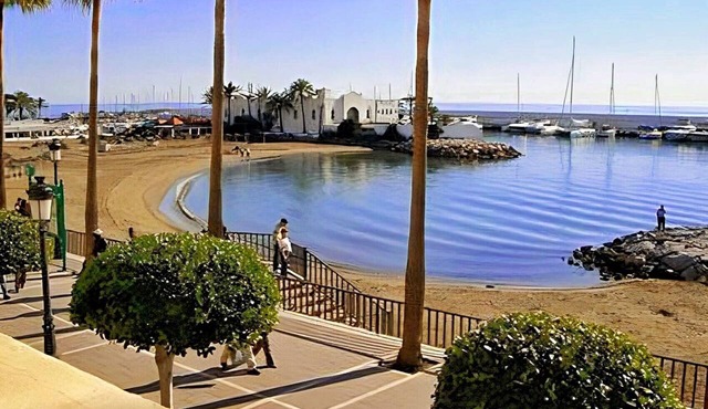 Apartment 'En 1ª Línea De Playa' with Sea View, Shared Pool and Wi-Fi