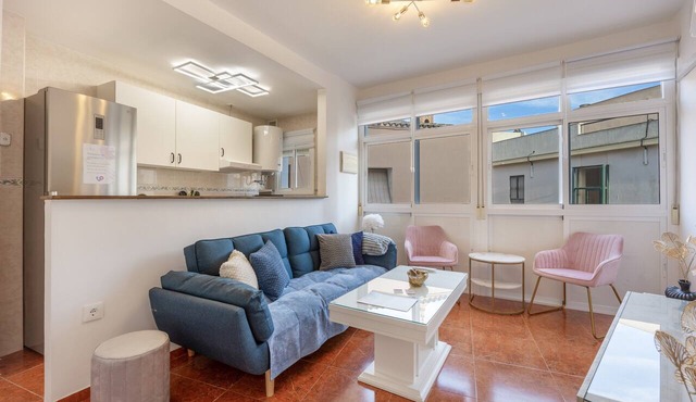 Apartment 'Apto La Justicia' with Shared Terrace, Wi-Fi and Air Conditioning