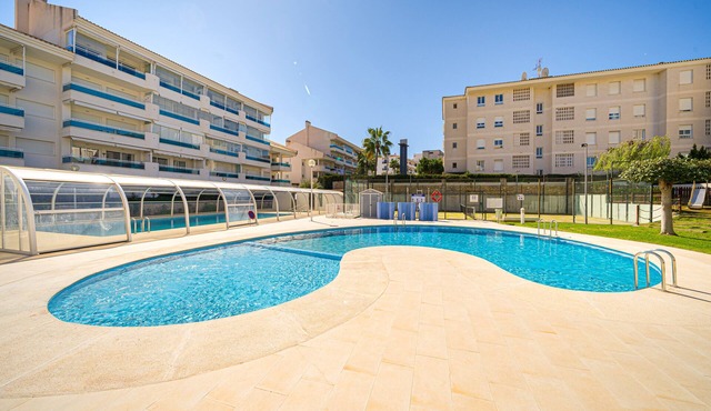 Apartment 'Estrella 2 3 BH' close to the Beach with Shared Pool & Wi-Fi