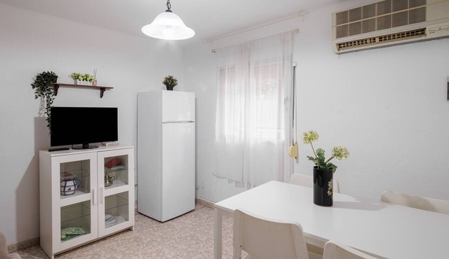 Apartment 'Flat Near Macarena Basilica' with Wi-Fi and Air Conditioning