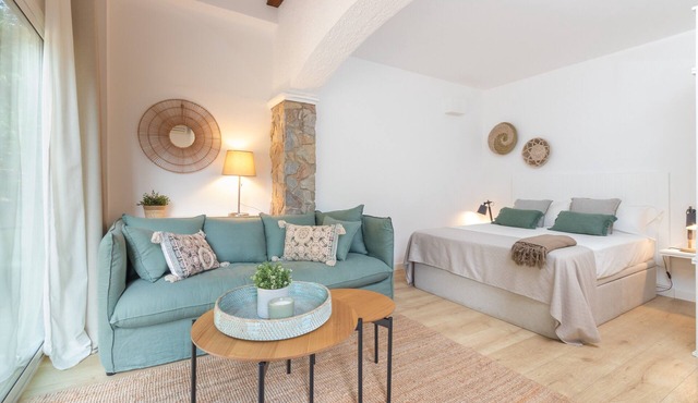 Apartment in Rural House Baix Empordà Near the Beach, Surrounded by Forest. Large Garden/BBQ.