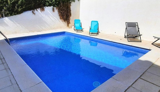 Apartment in Llançà with private pool, WiFi, parking and pets allowed