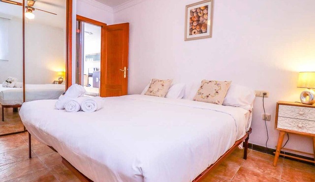 Apartment in Playa San Juan, near beach, wifi, parking