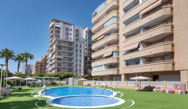 Apartment 'Marina Dor Oropesa' with Sea View, Shared Pool and Air Conditioning