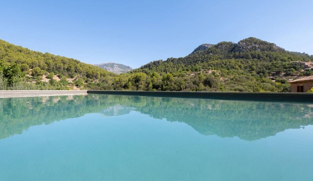 Apartment S'Estorell with Kitchen & Mountain views