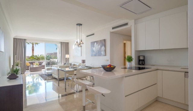 Apartment "Seaview Flat Benahavis-Marbella" with Sea View, Pool, Wi-Fi, Terrace & Garden