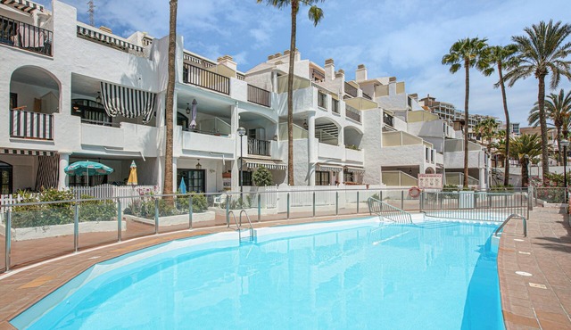 Apartment "Villa Amanda" with Sea View, Pool, Wi-Fi, Air Conditioning & Terrace