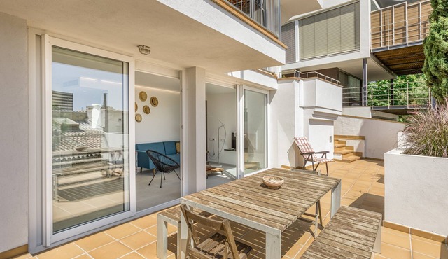 Apartment with Large Private Terrace near the Sea – Ground Floor