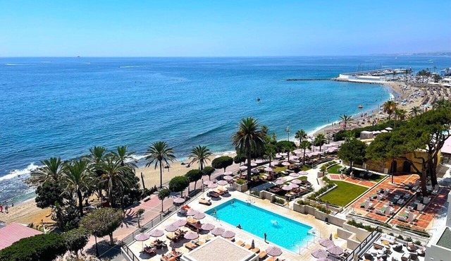 Apartment with Shared Pool, Sea View, Wi-Fi and Air Conditioning