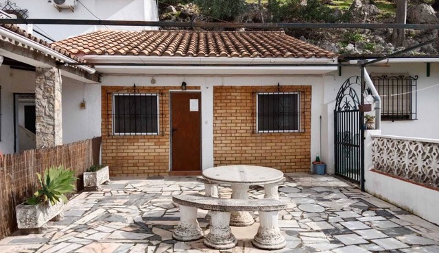 AR Manantial de los Cañitos: Annex apartments w/own entrance, kitchen, bathroom
