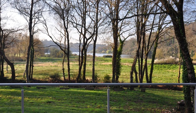 Architect-designed wooden house with breathtaking panoramic view of the Vilaine river in Nivillac