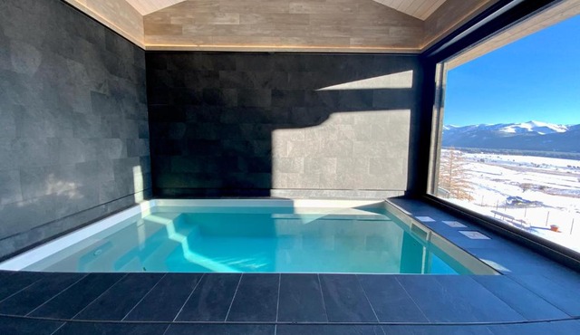 Artik chalet avec vue à 180 degrés et piscine in Les Angles