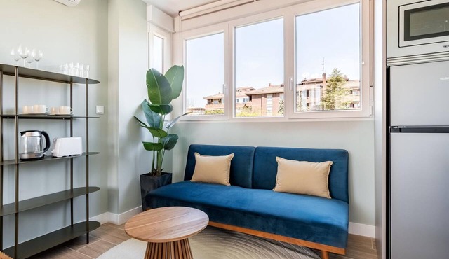 Arturo Soria Stays by Charming VI, renovated with Parking