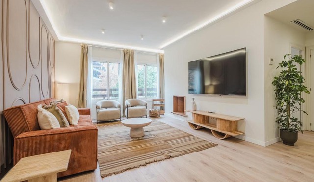 Barcelona Stadium Luxury Apartment